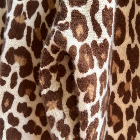 J. Crew 100% everyday Cashmere Crewneck Leopard Print Sweater - Picture 6 of 8